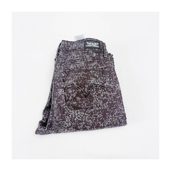 Levi's 512 Perfectly Slimming Straight Leg Blk Camo SZ28 - Picture 1 of 8